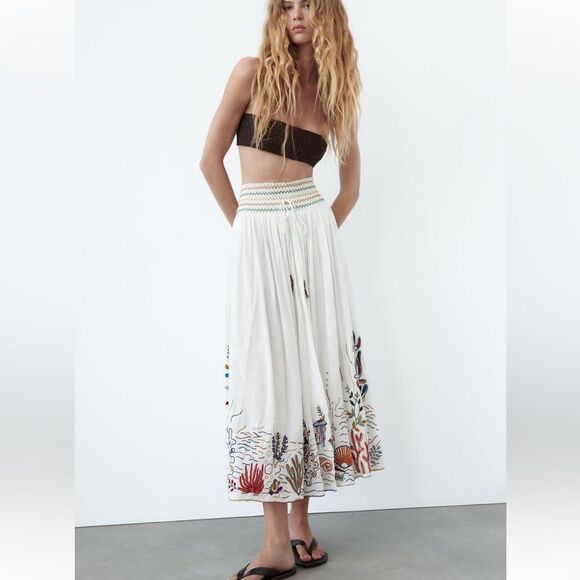Zara embroidered skirt - Picture 3 of 11